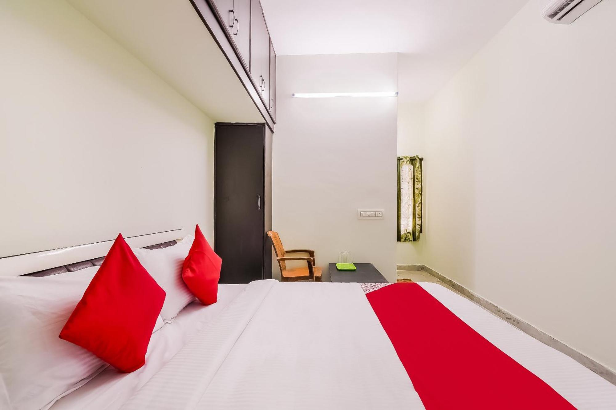 โอโย 42984 กรติกิยา พาร์ควิว เรซิเดนซี Hotel Chittoor ภายนอก รูปภาพ