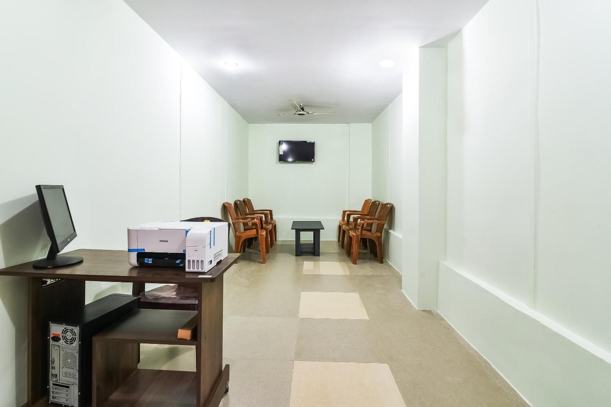โอโย 42984 กรติกิยา พาร์ควิว เรซิเดนซี Hotel Chittoor ภายนอก รูปภาพ