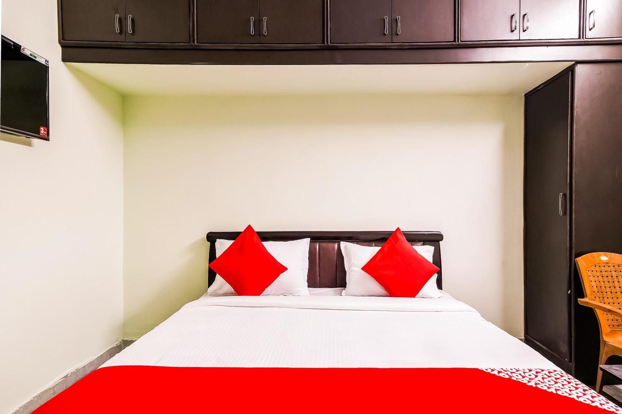 โอโย 42984 กรติกิยา พาร์ควิว เรซิเดนซี Hotel Chittoor ภายนอก รูปภาพ