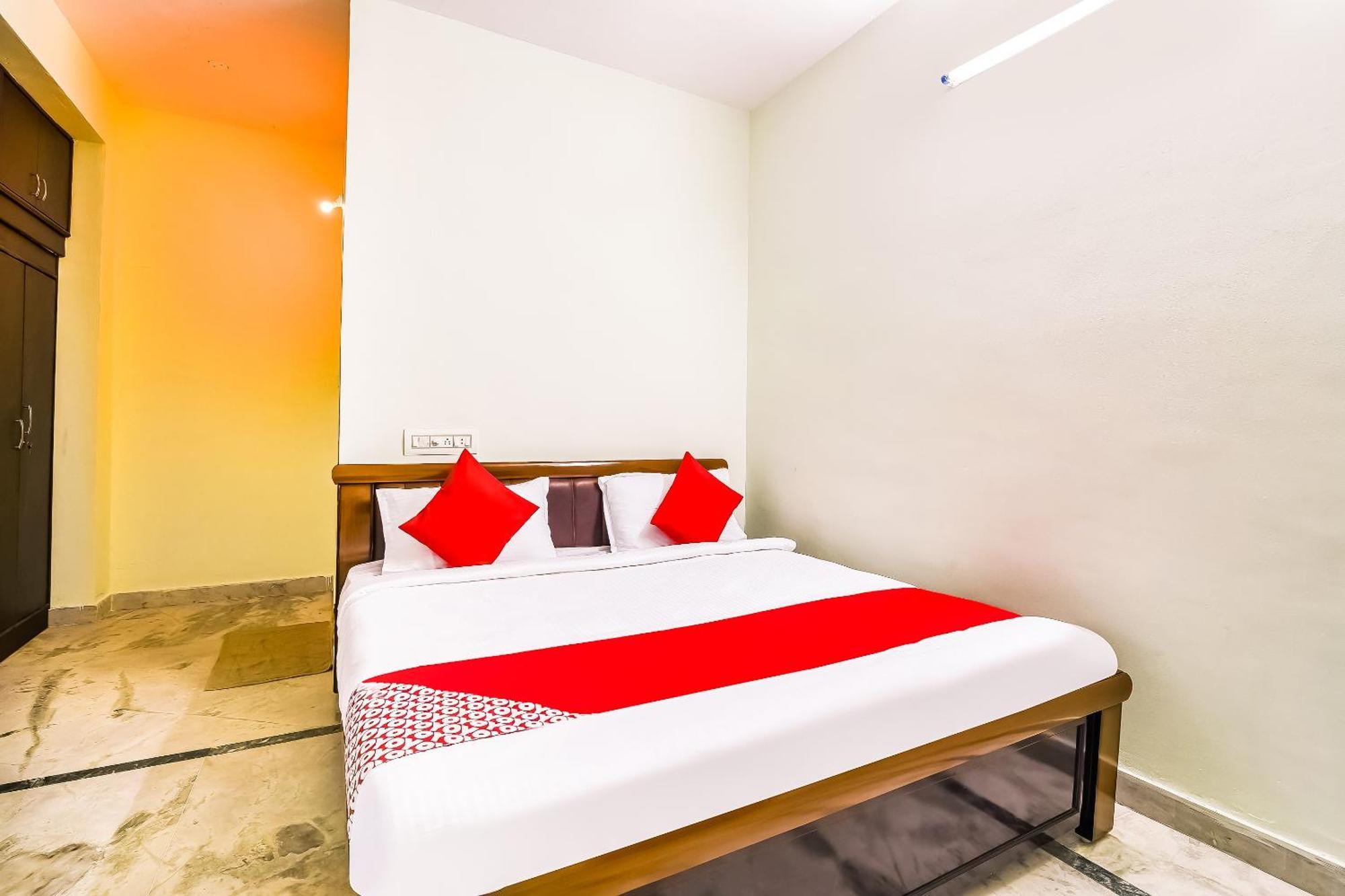 โอโย 42984 กรติกิยา พาร์ควิว เรซิเดนซี Hotel Chittoor ภายนอก รูปภาพ