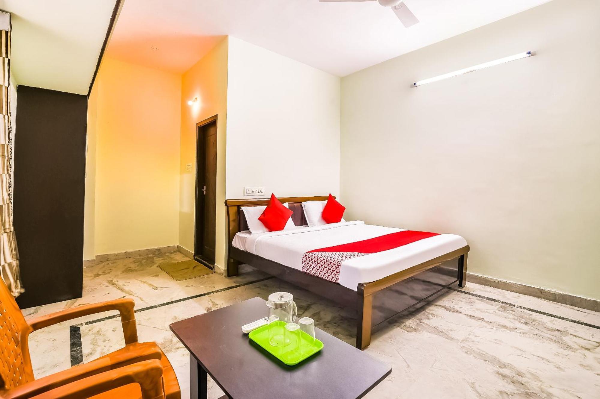 โอโย 42984 กรติกิยา พาร์ควิว เรซิเดนซี Hotel Chittoor ภายนอก รูปภาพ